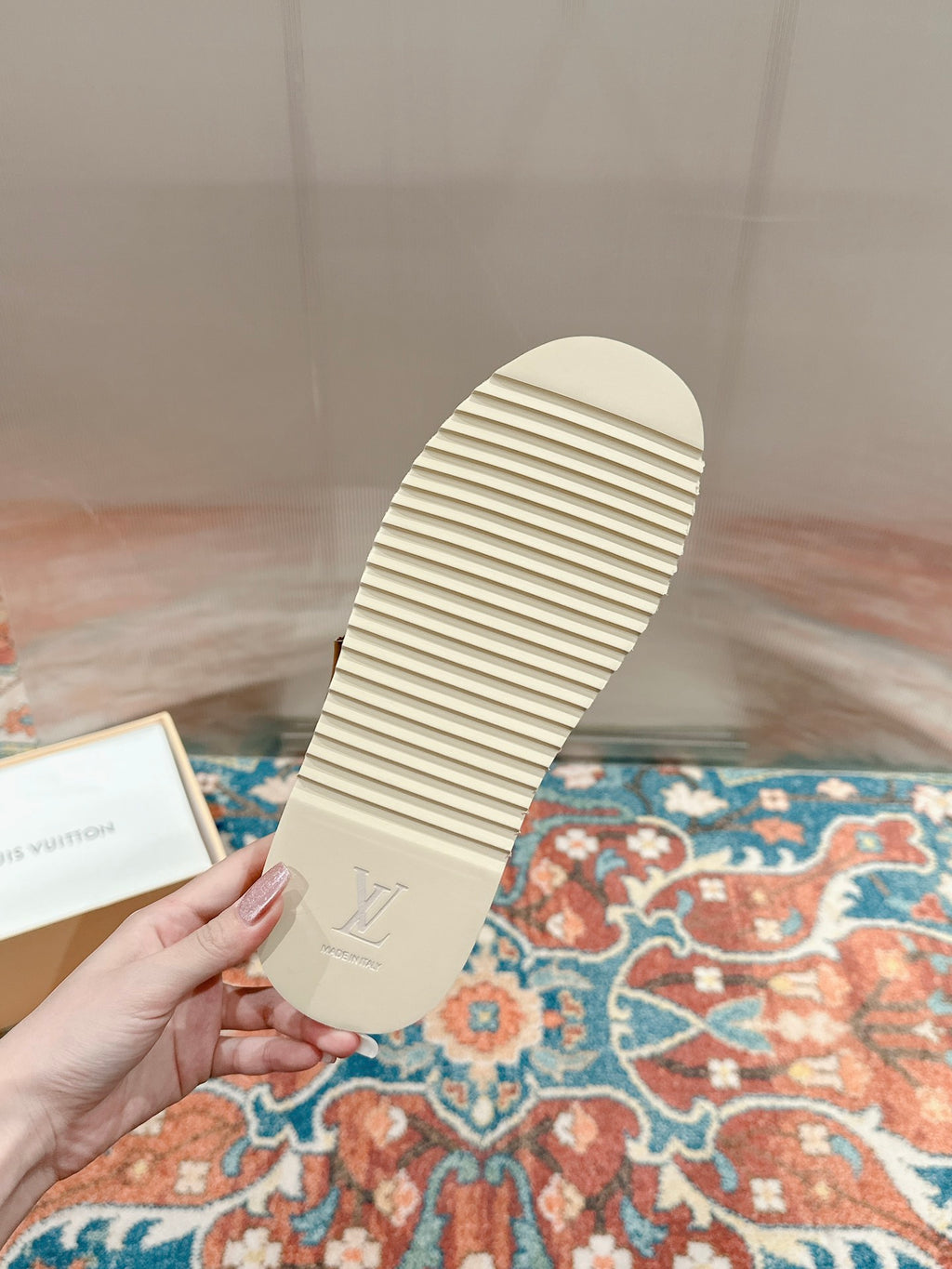 Louis Vuitton sandal outsole with ribbed white rubber tread