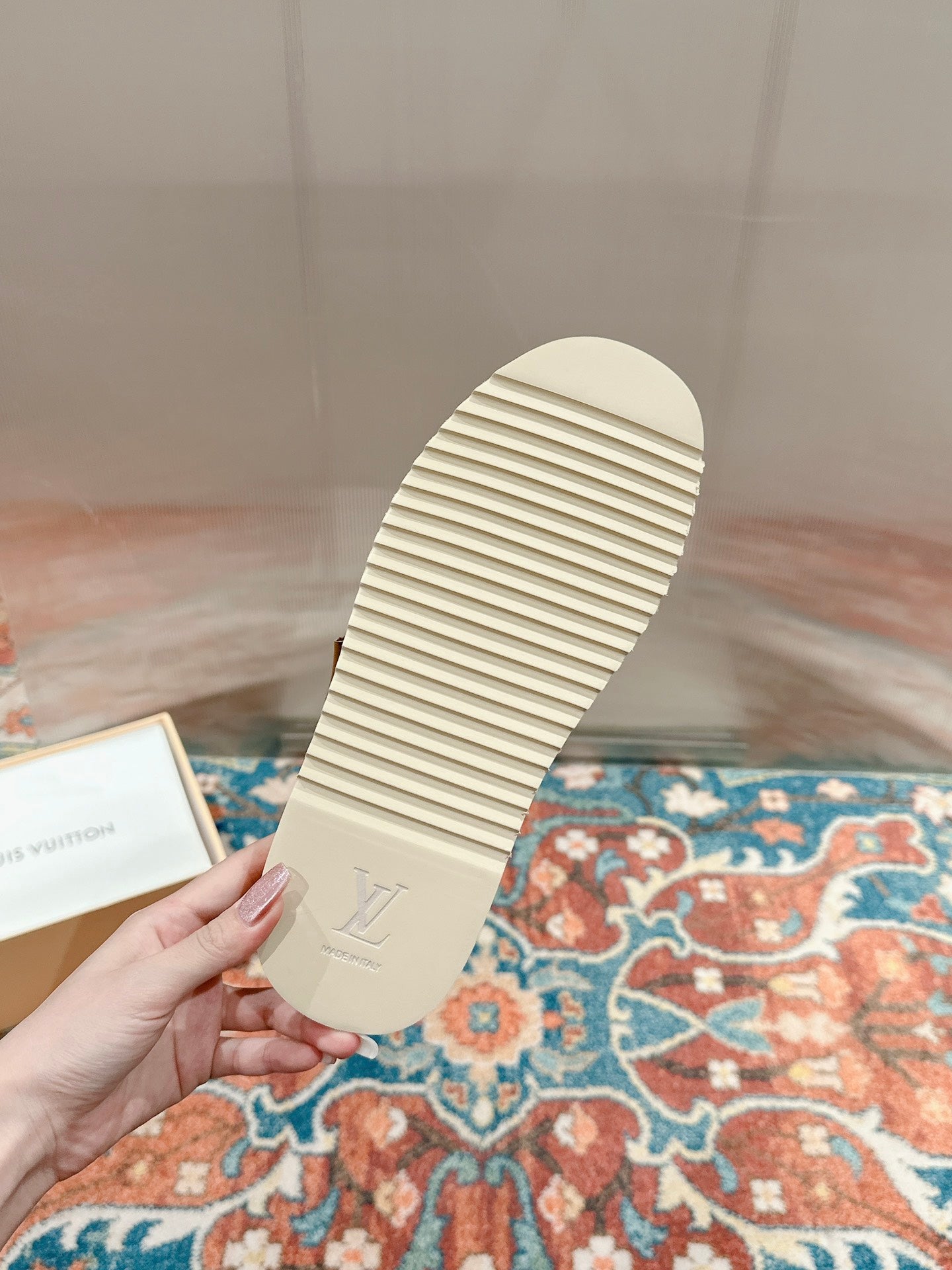 Louis Vuitton sandal outsole with ribbed white rubber tread