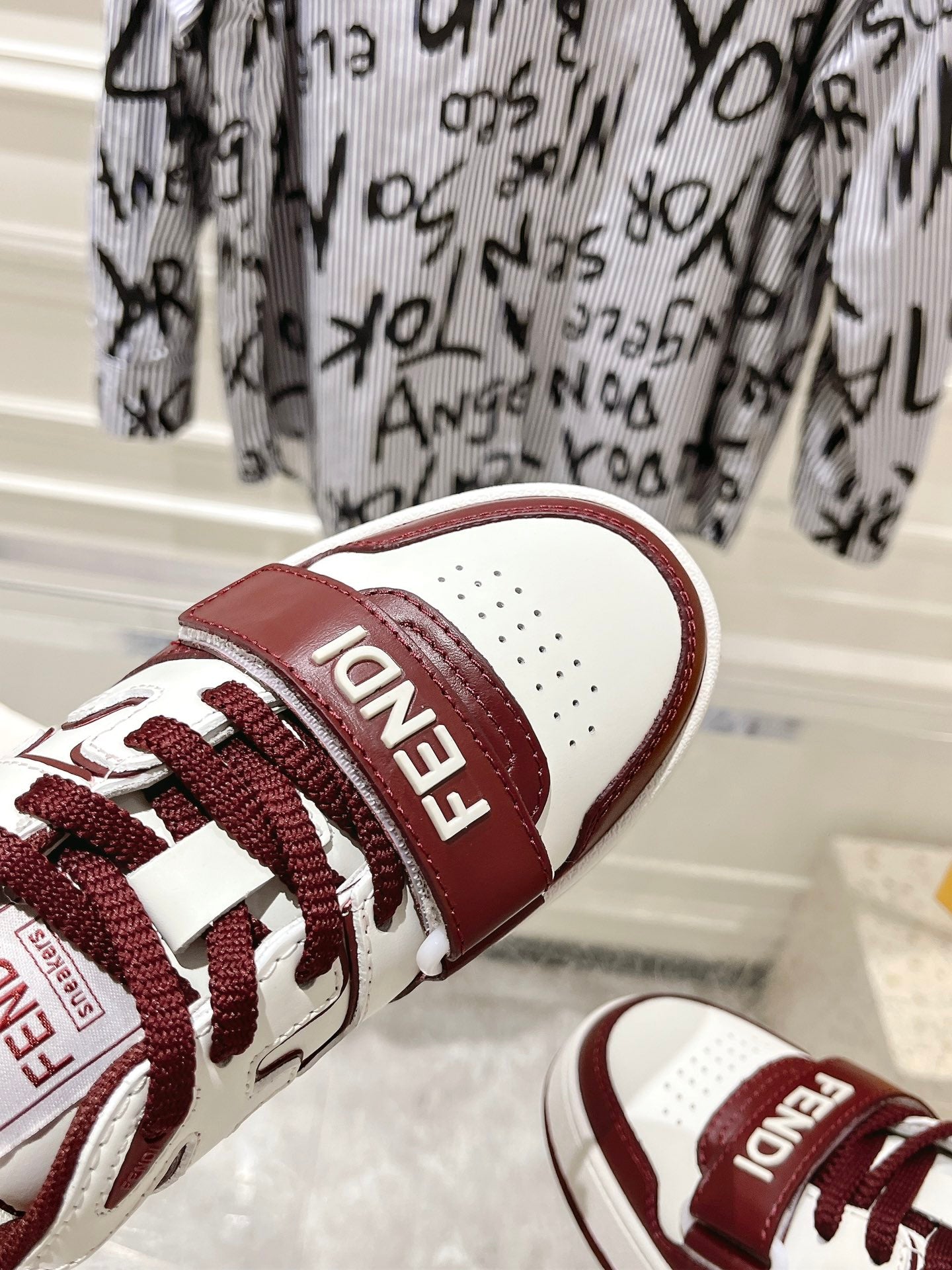 Luxury Shoes Fendi Unisex