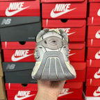 Unisex sneakers heel with ribbed tread design and cushioned back panel