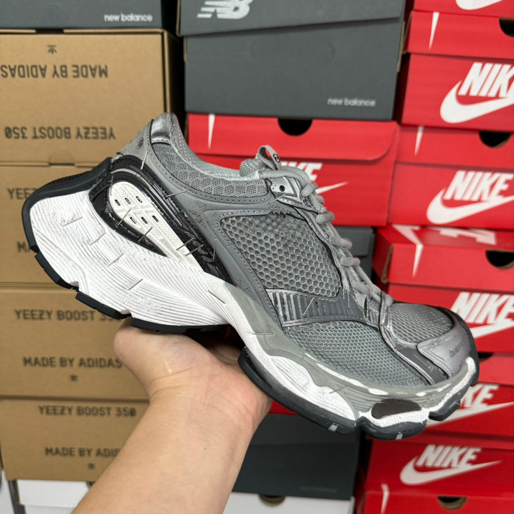 Balenciaga unisex sneakers in gray mesh with lace-up front and chunky white sole