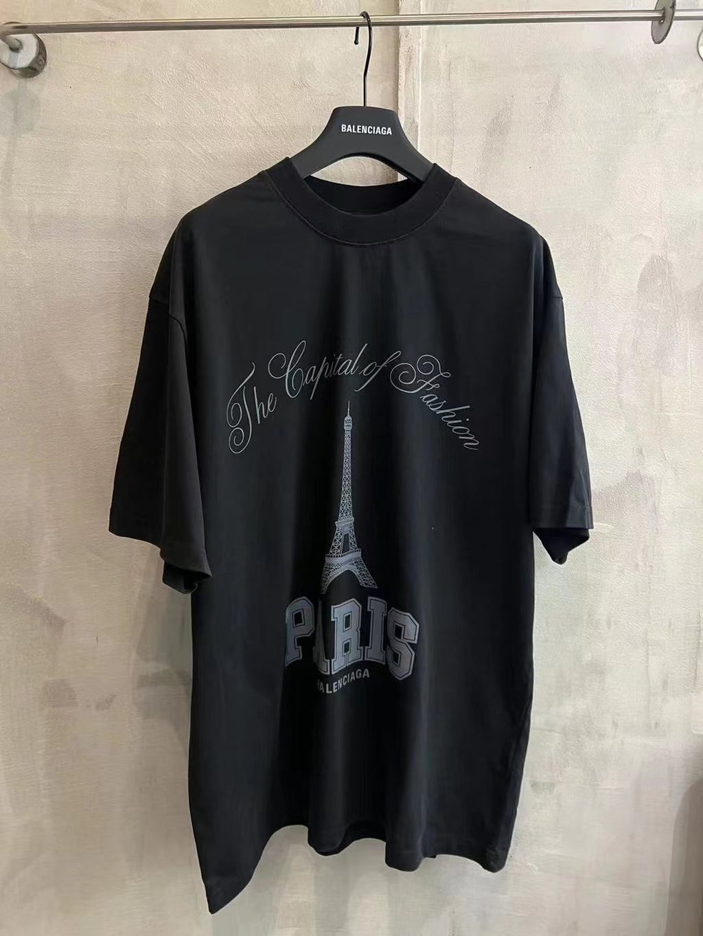 Black Balenciaga T-shirt with Paris print, short sleeves and crew neck