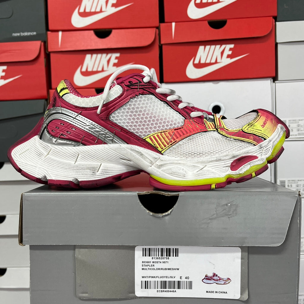 Multicolor mesh lace-up sneaker with white sole and yellow-trim details
