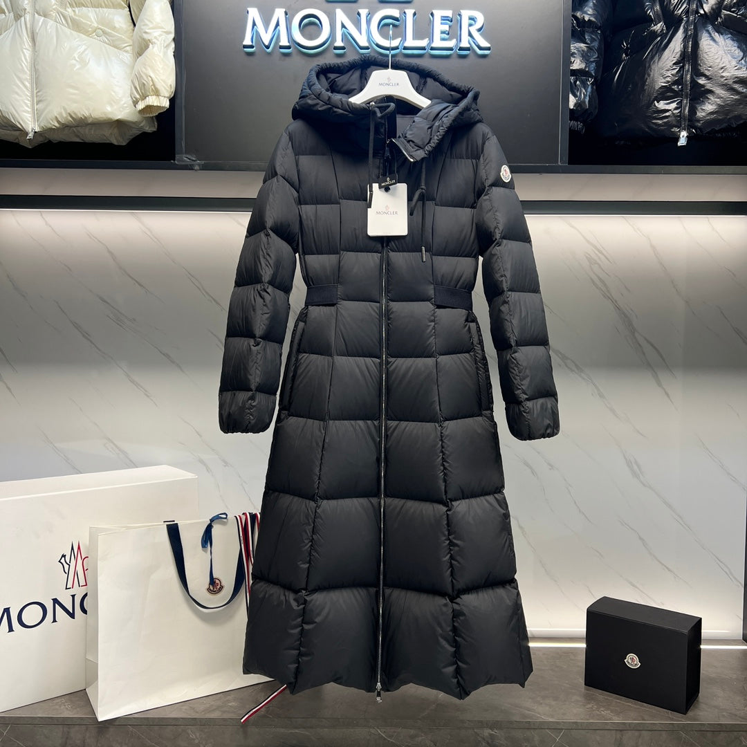 Long puffer coat with hood and quilted design, full-length sleeves