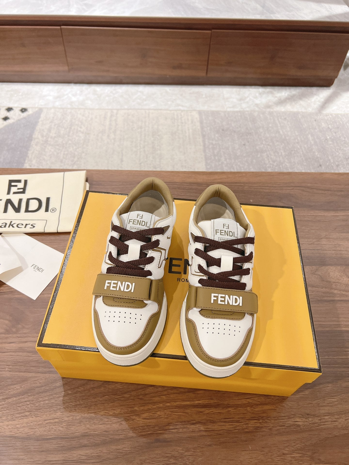 Luxury Shoes Fendi Unisex