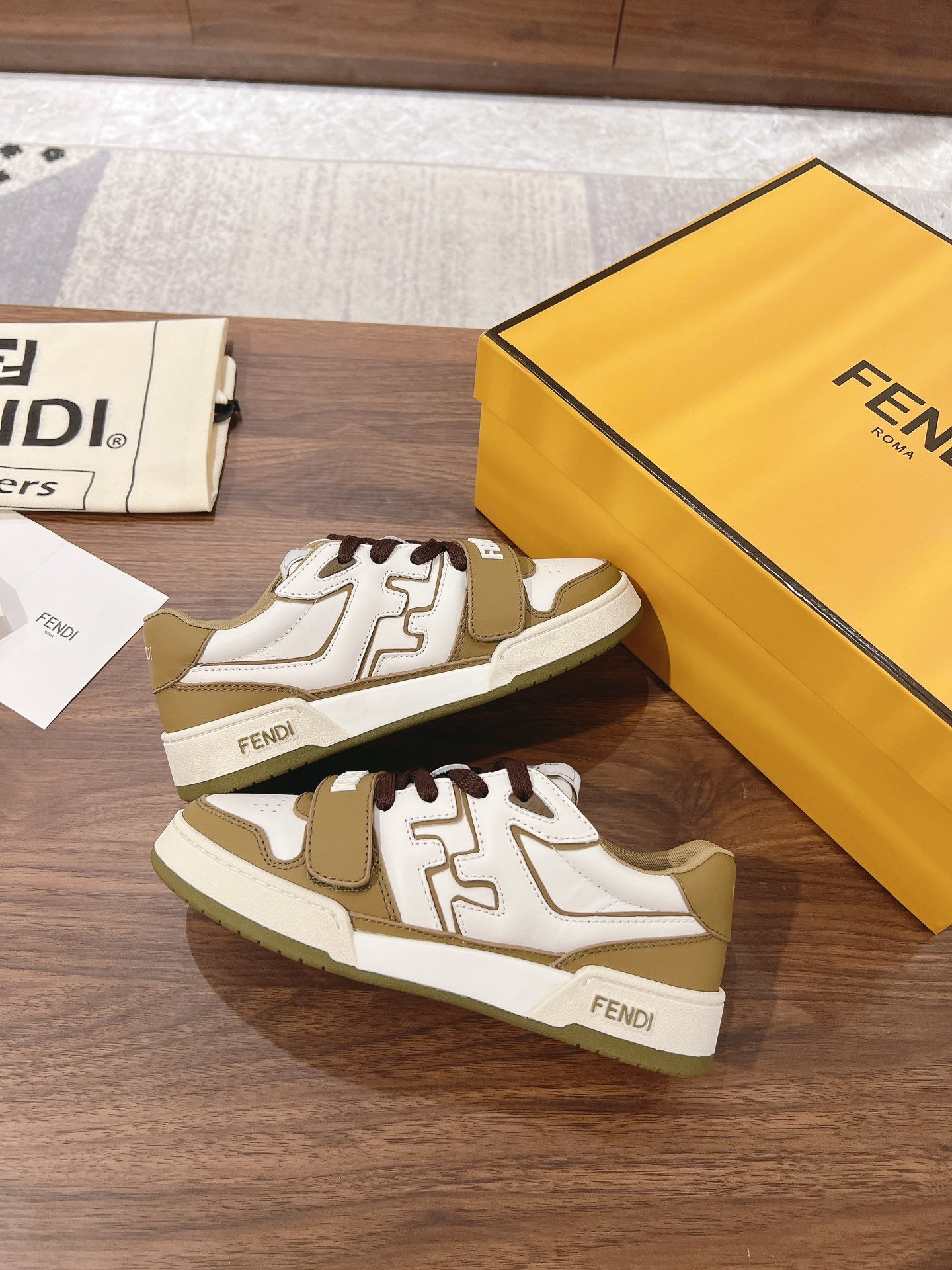 Luxury Shoes Fendi Unisex