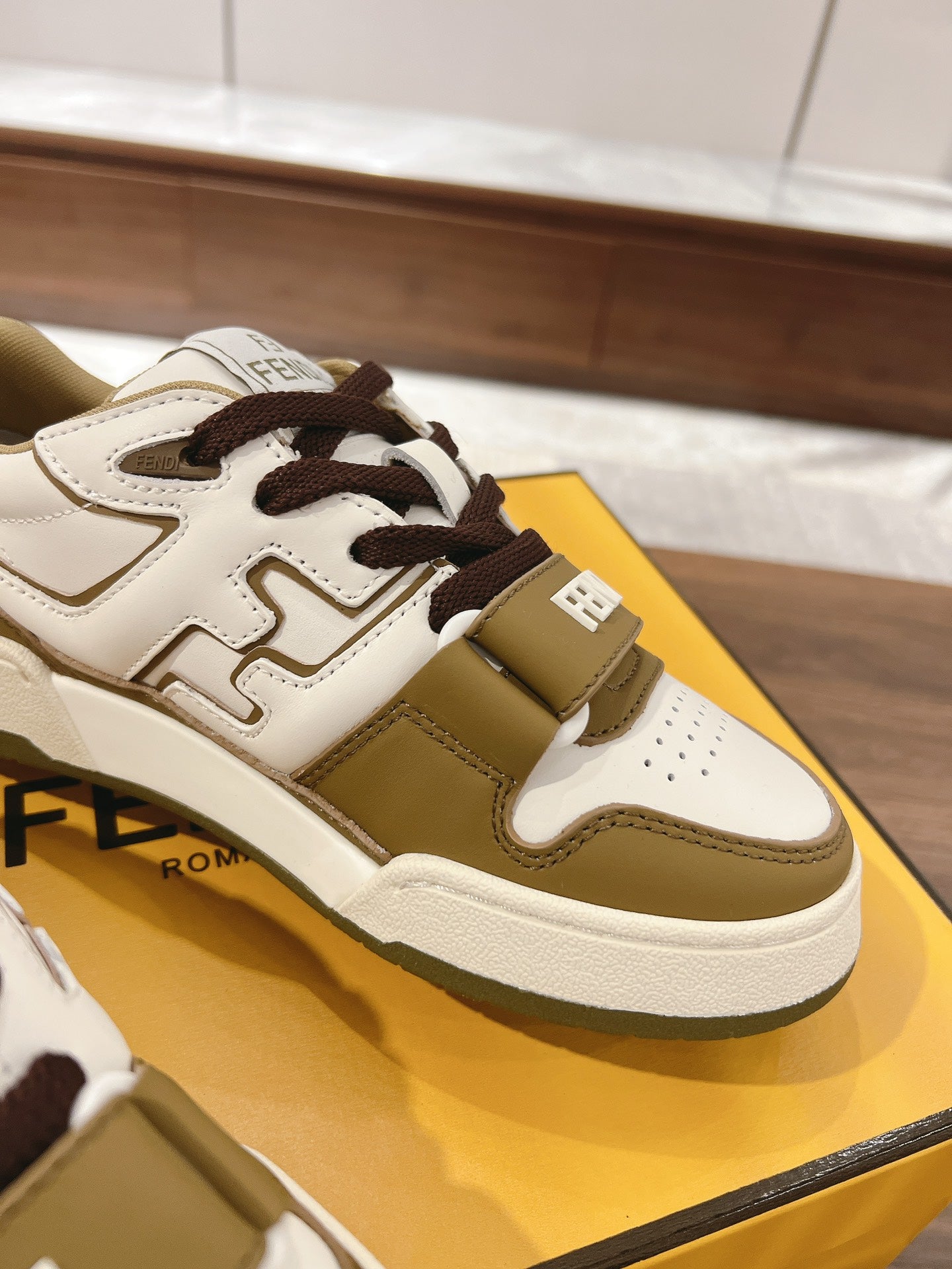 Luxury Shoes Fendi Unisex