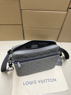 Men's Louis Vuitton crossbody bag, gray monogram, with shoulder strap and small pouch