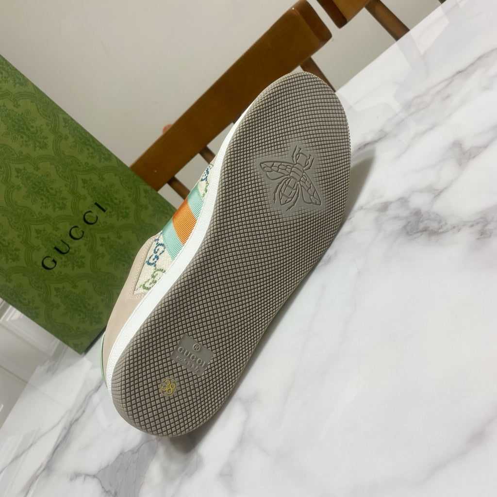 Gucci unisex sneakers sole, textured gray with bee emblem and pattern