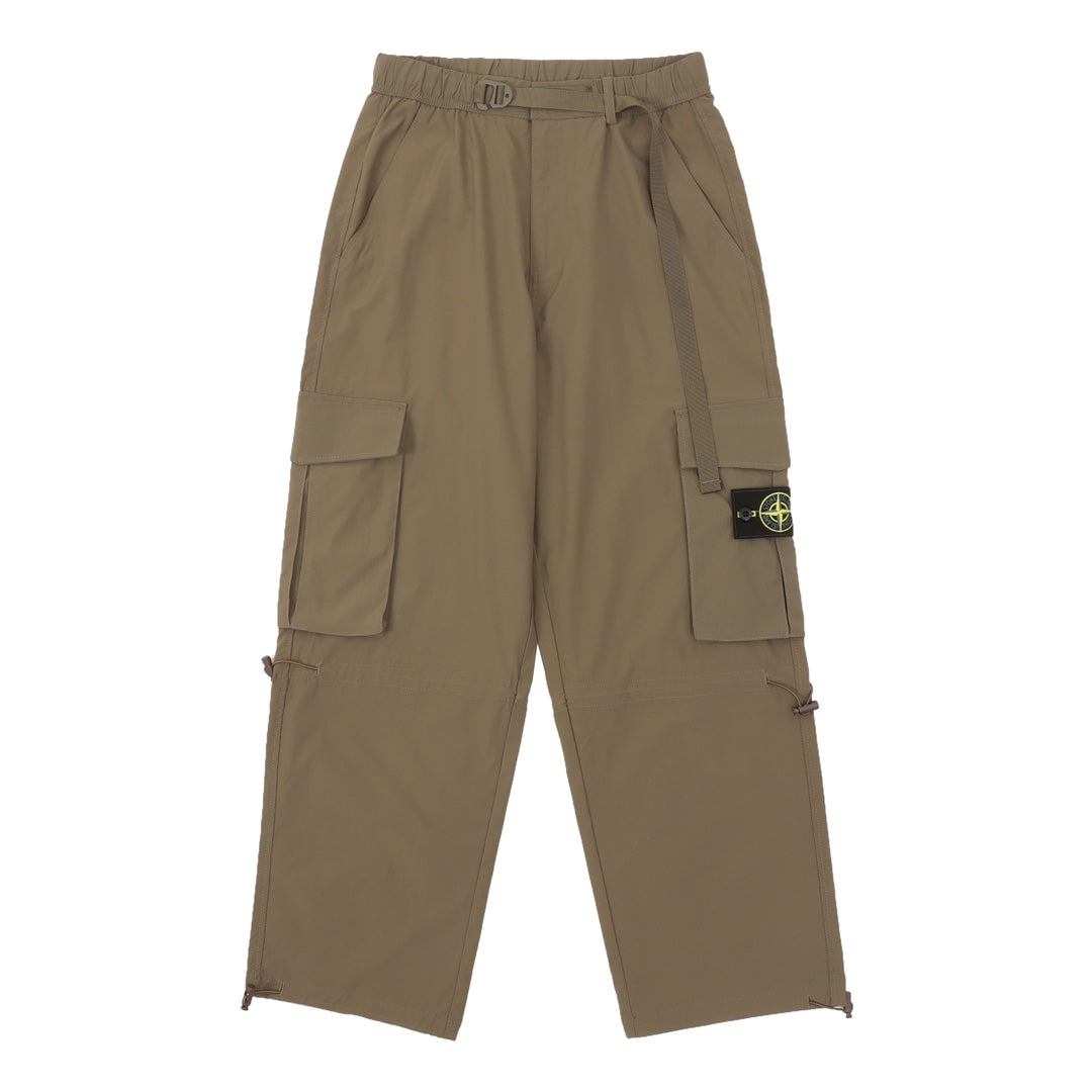 Khaki cargo shorts with elastic waistband, drawstring and side cargo pockets