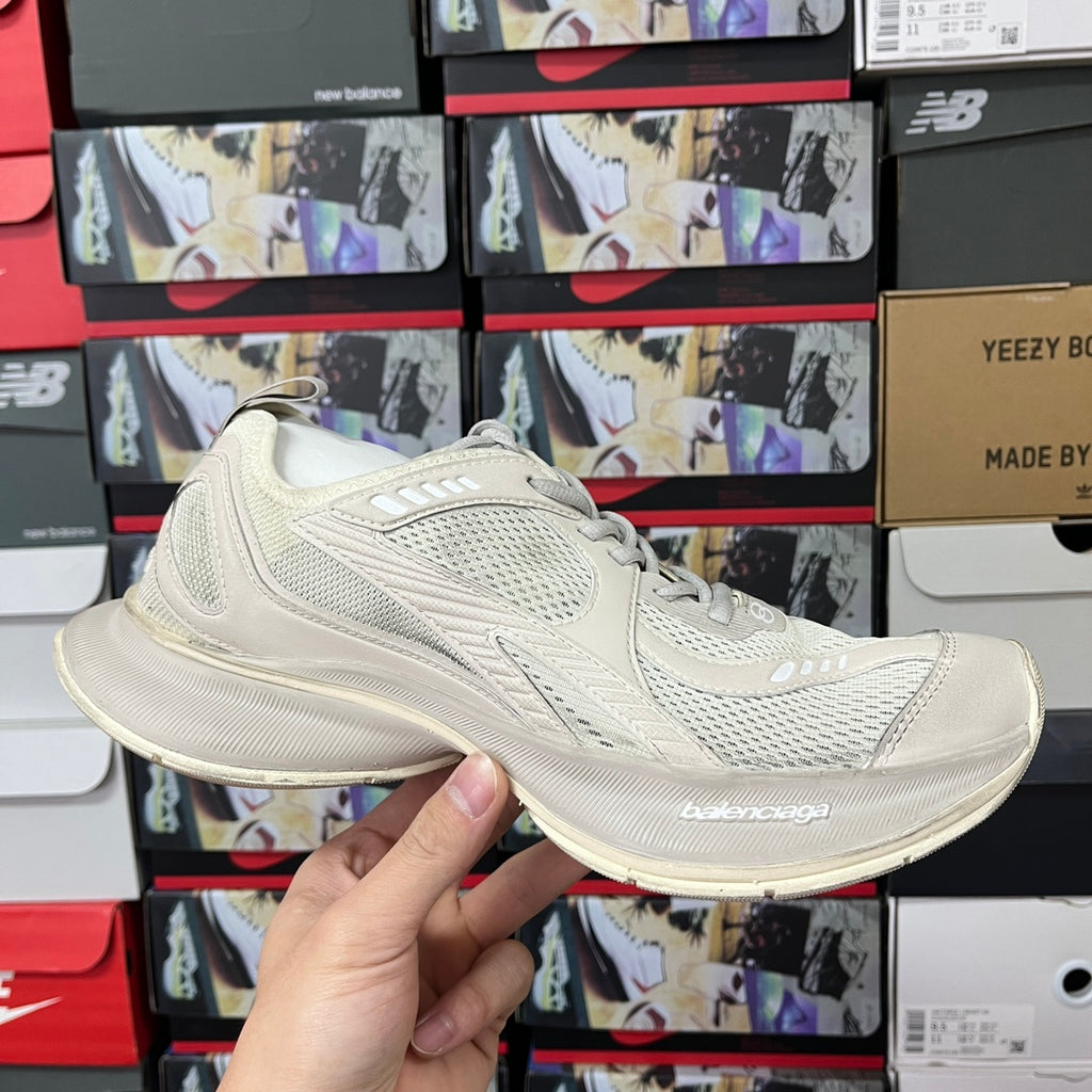 Cream mesh unisex sneaker with lace-up front and padded collar