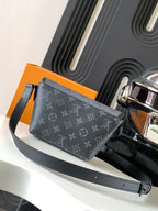 Louis Vuitton bag in gray monogram canvas with zipper closure and wide strap