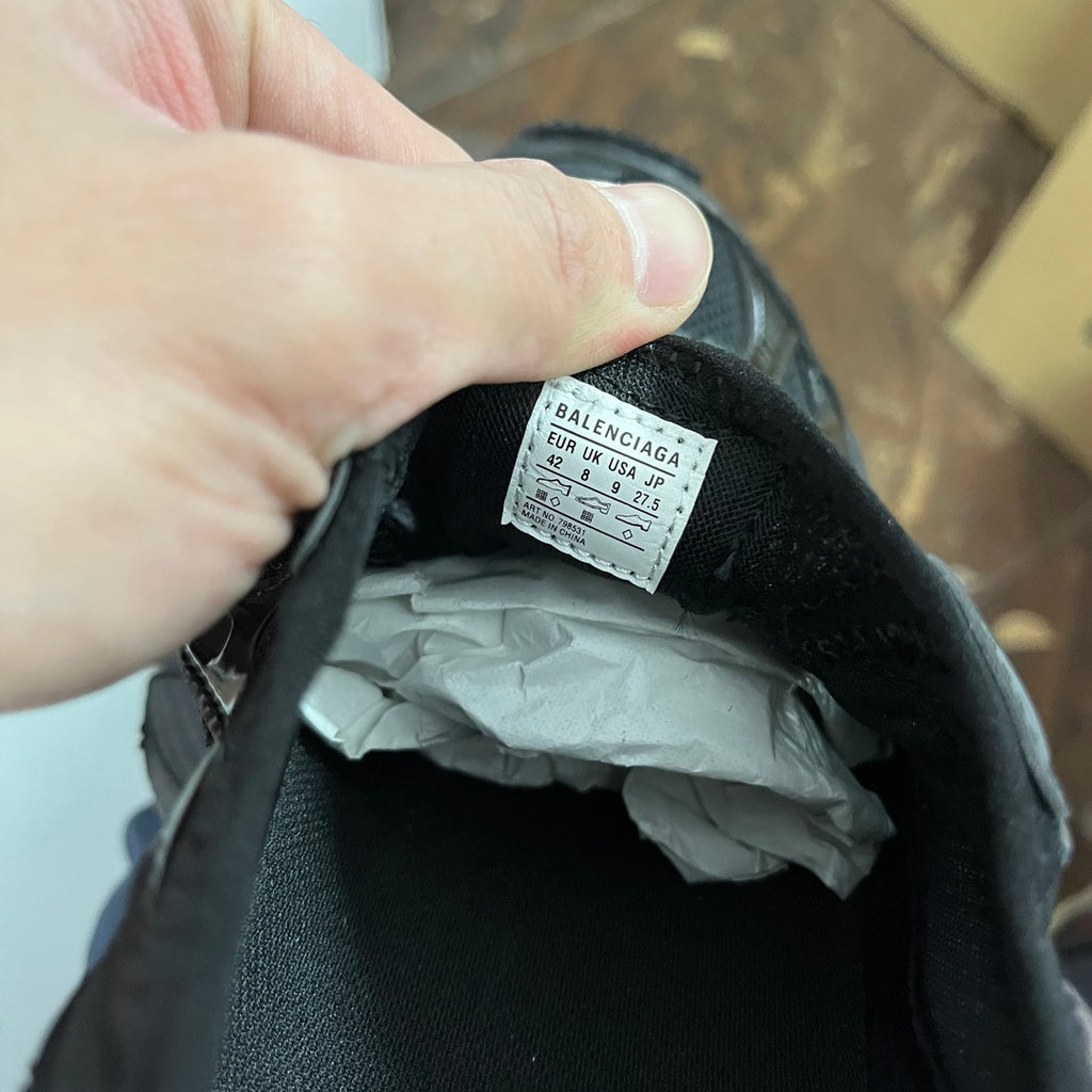 Balenciaga unisex sneakers interior label inside black shoe collar