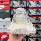 Balenciaga unisex sneakers, heel view with size 40 and BALENCIAGA text
