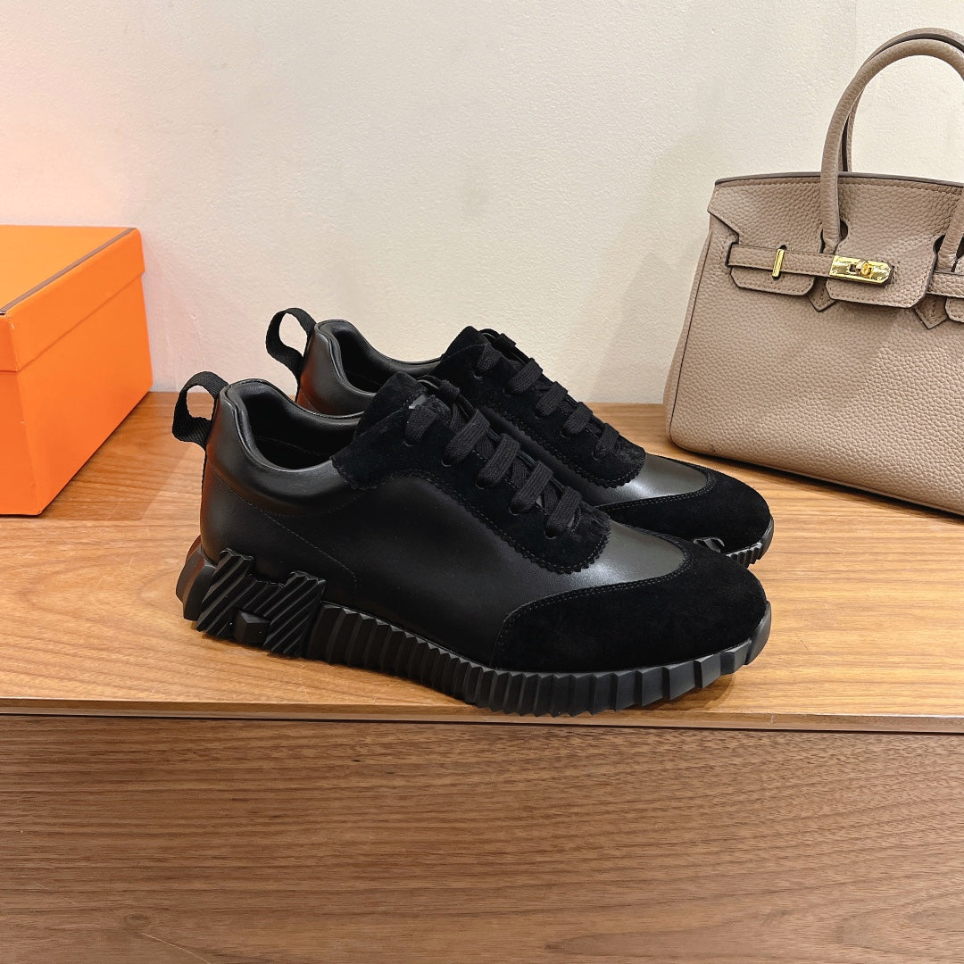 Unisex chunky sneakers, black leather-look and suede panels, black lace-up round toe