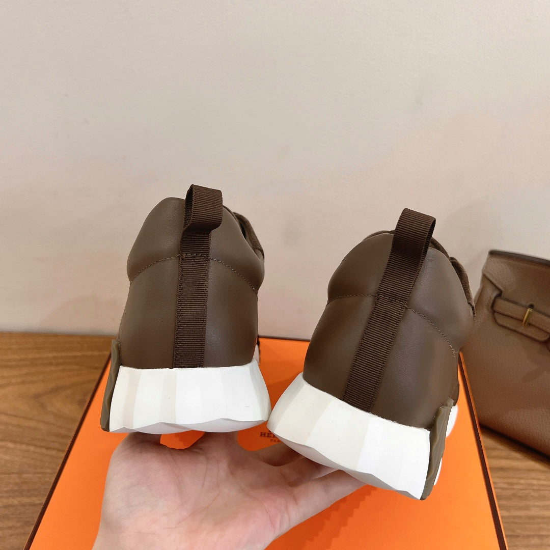 Hermes unisex sneakers, taupe rear with elastic pull tab and white sole