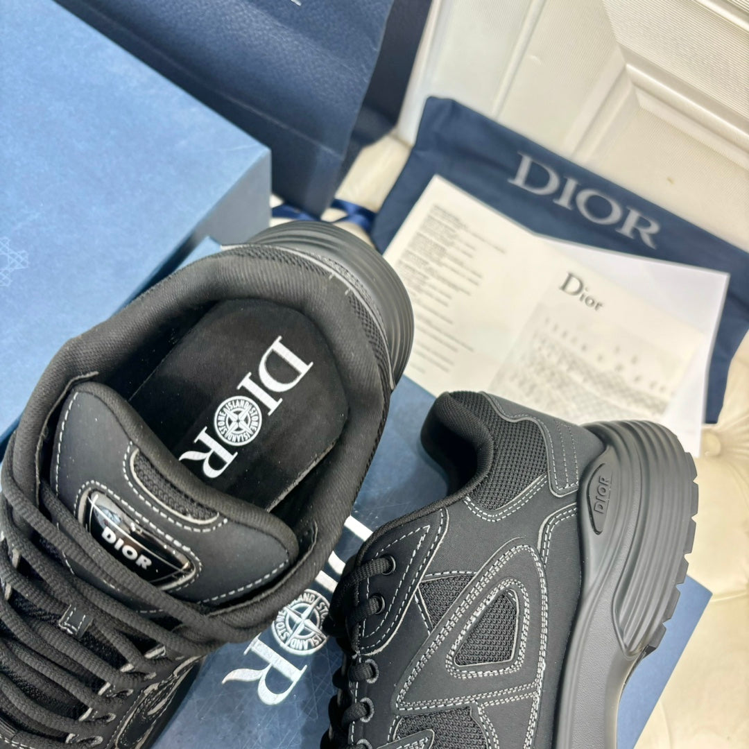 Dior unisex sneakers close-up, dark grey heel and side logo with textured sole