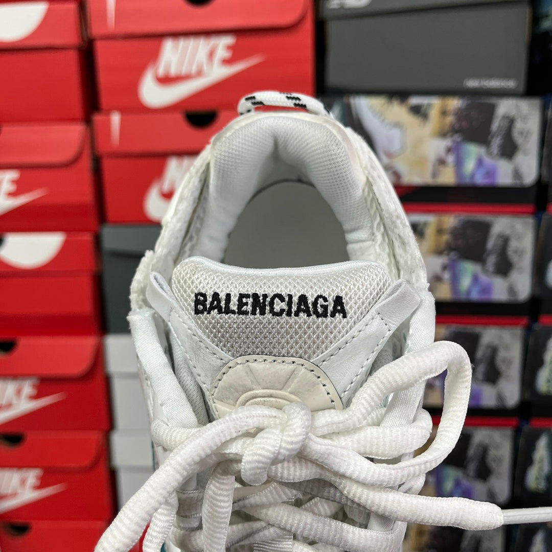 White sneaker heel with BALENCIAGA lettering and padded collar