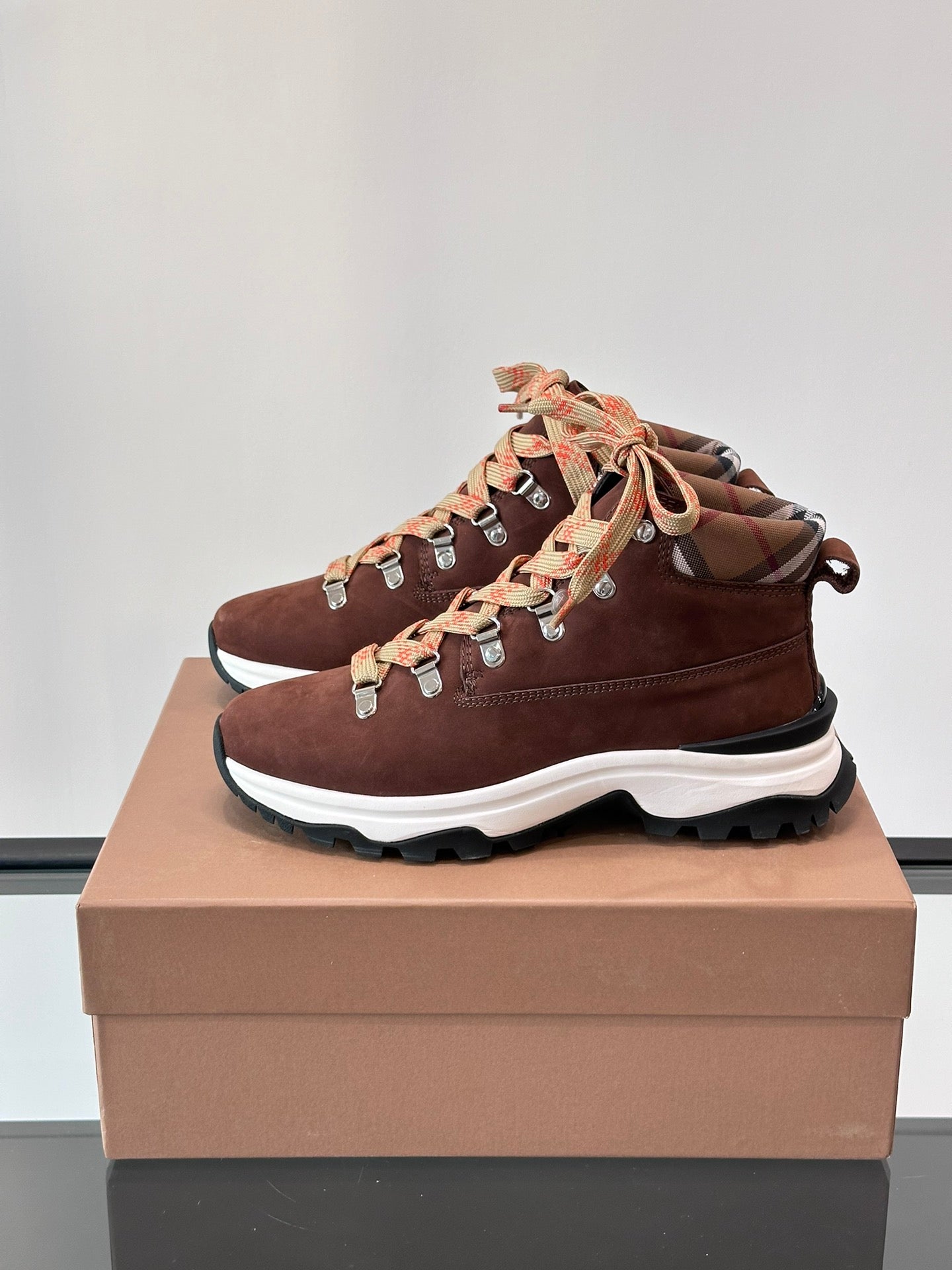 Luxury Shoes Burberry