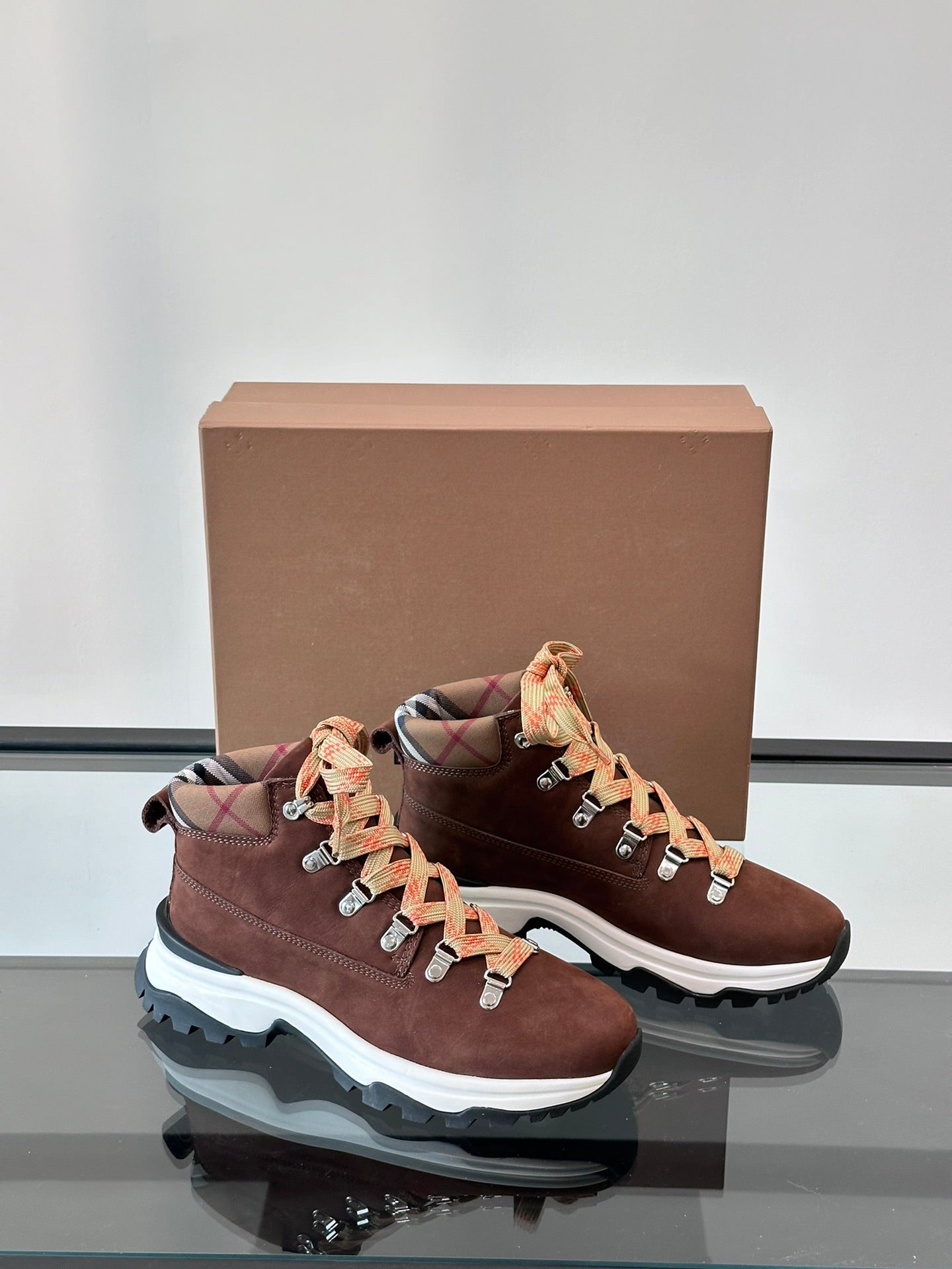 Luxury Shoes Burberry