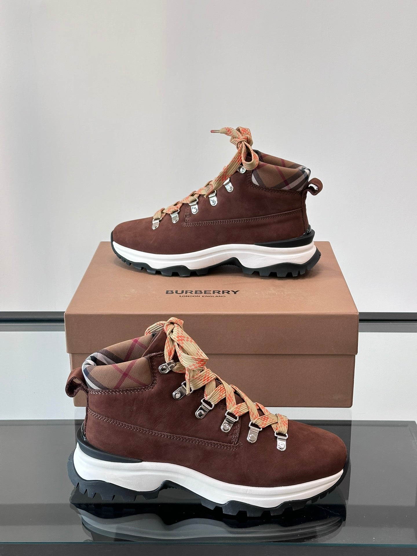 Luxury Shoes Burberry