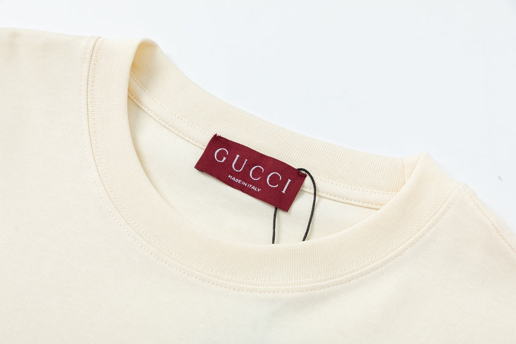Cream Gucci T-shirt crew neck with Gucci label tag