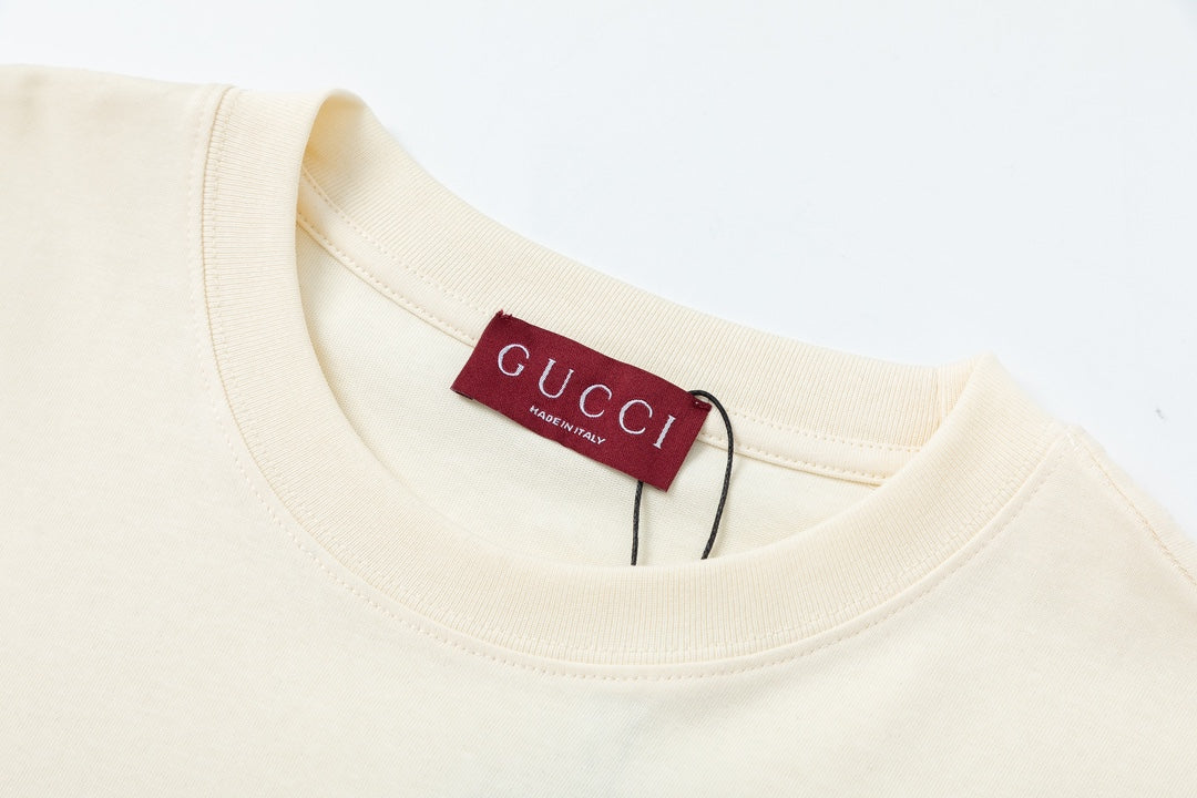 Cream Gucci T-shirt crew neck with Gucci label tag
