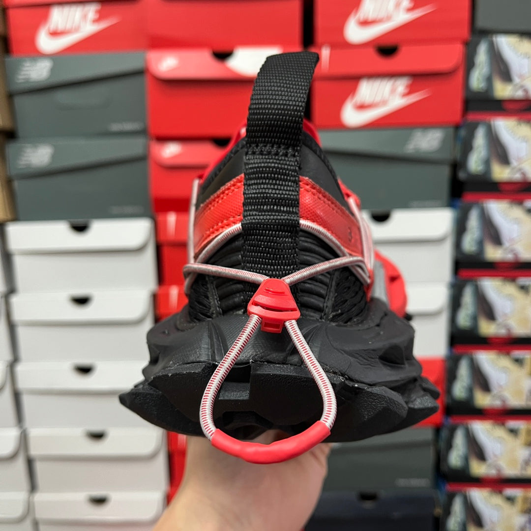 Red and black sneaker heel and tongue with elastic lace loop