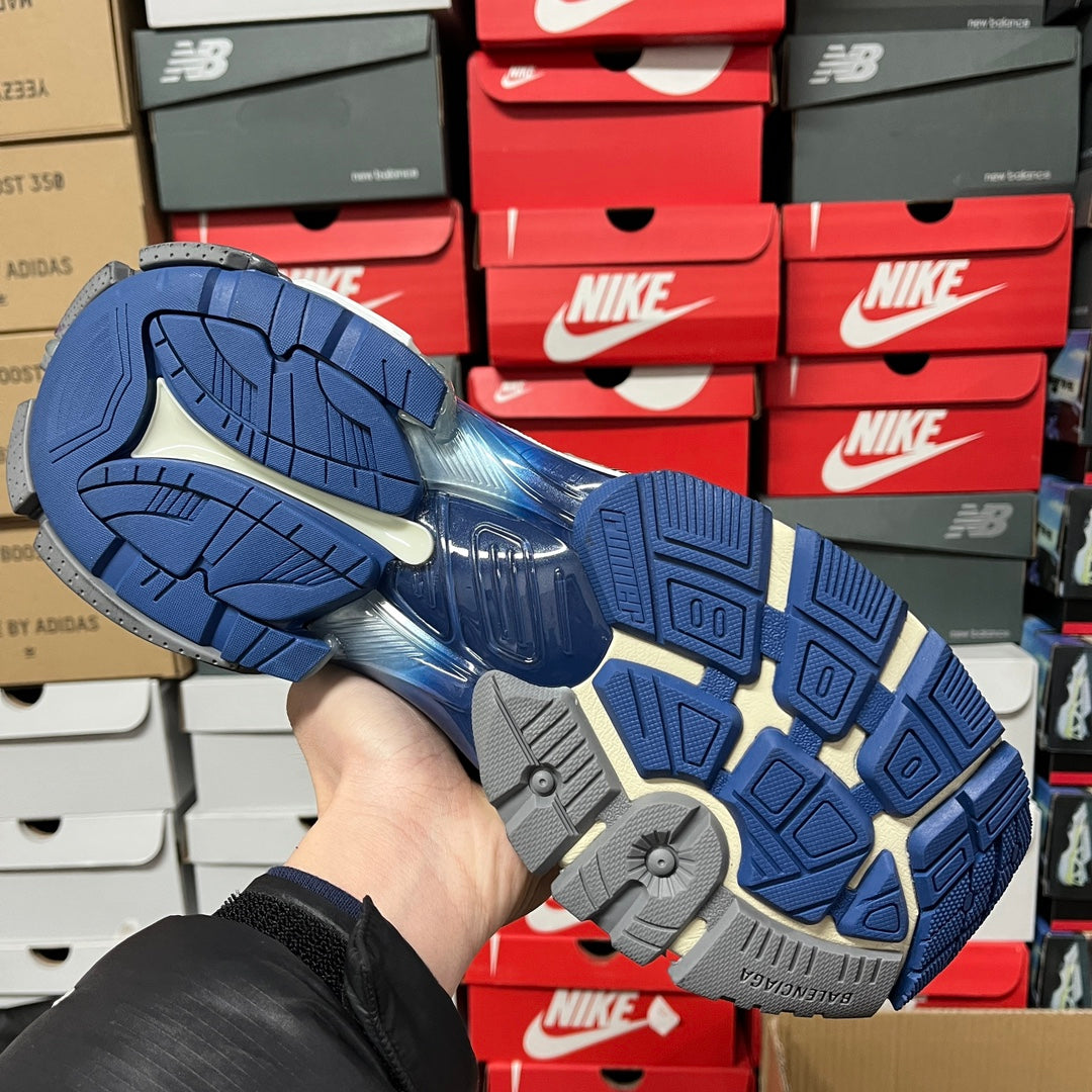 Balenciaga unisex running shoes outsole, blue tread with gray traction details