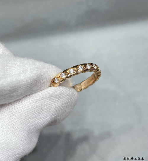 Gold-toned oval pavé ring with clear stones