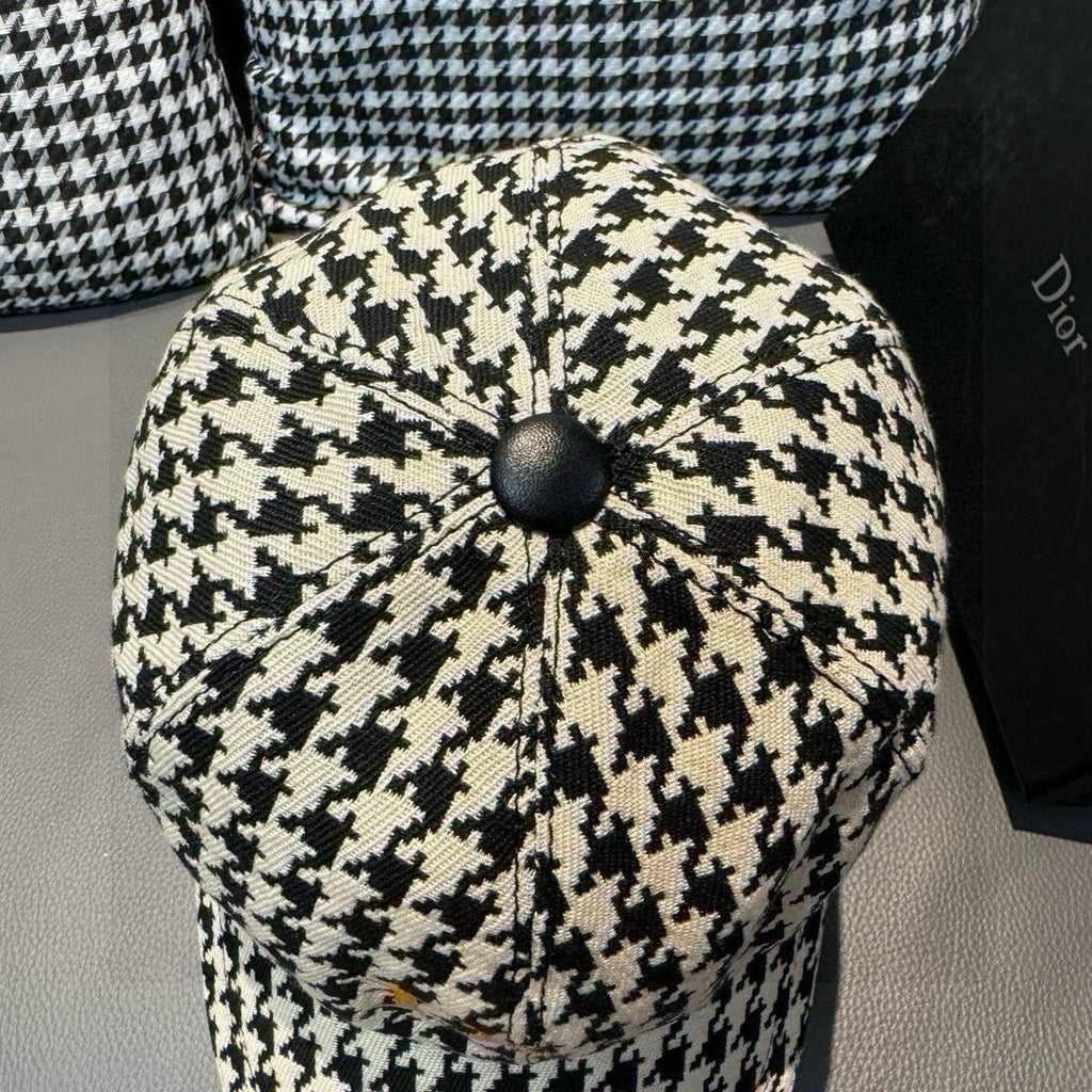 Houndstooth baseball cap with fabric crown button detail