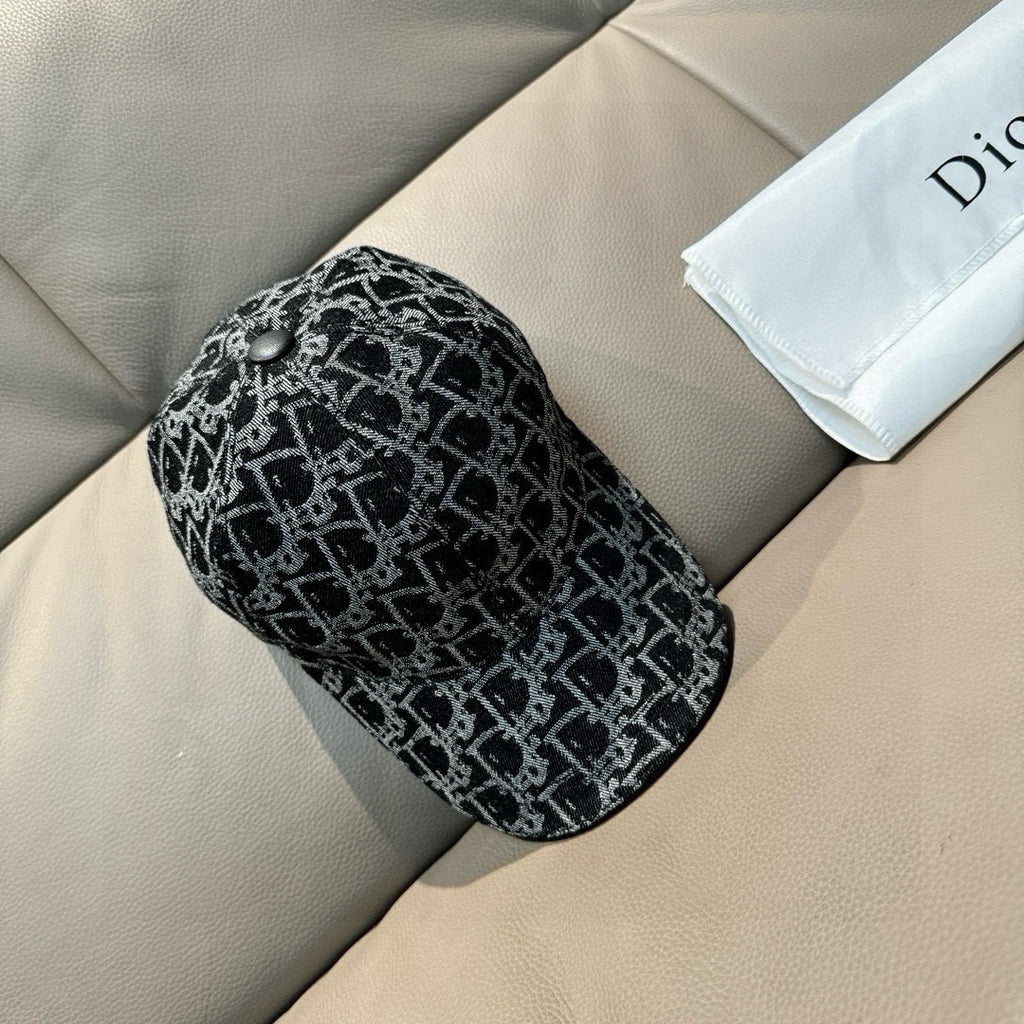 Black-and-white Dior jacquard baseball cap with curved brim and round top button