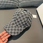 Baseball cap with logo jacquard, curved brim and structured crown