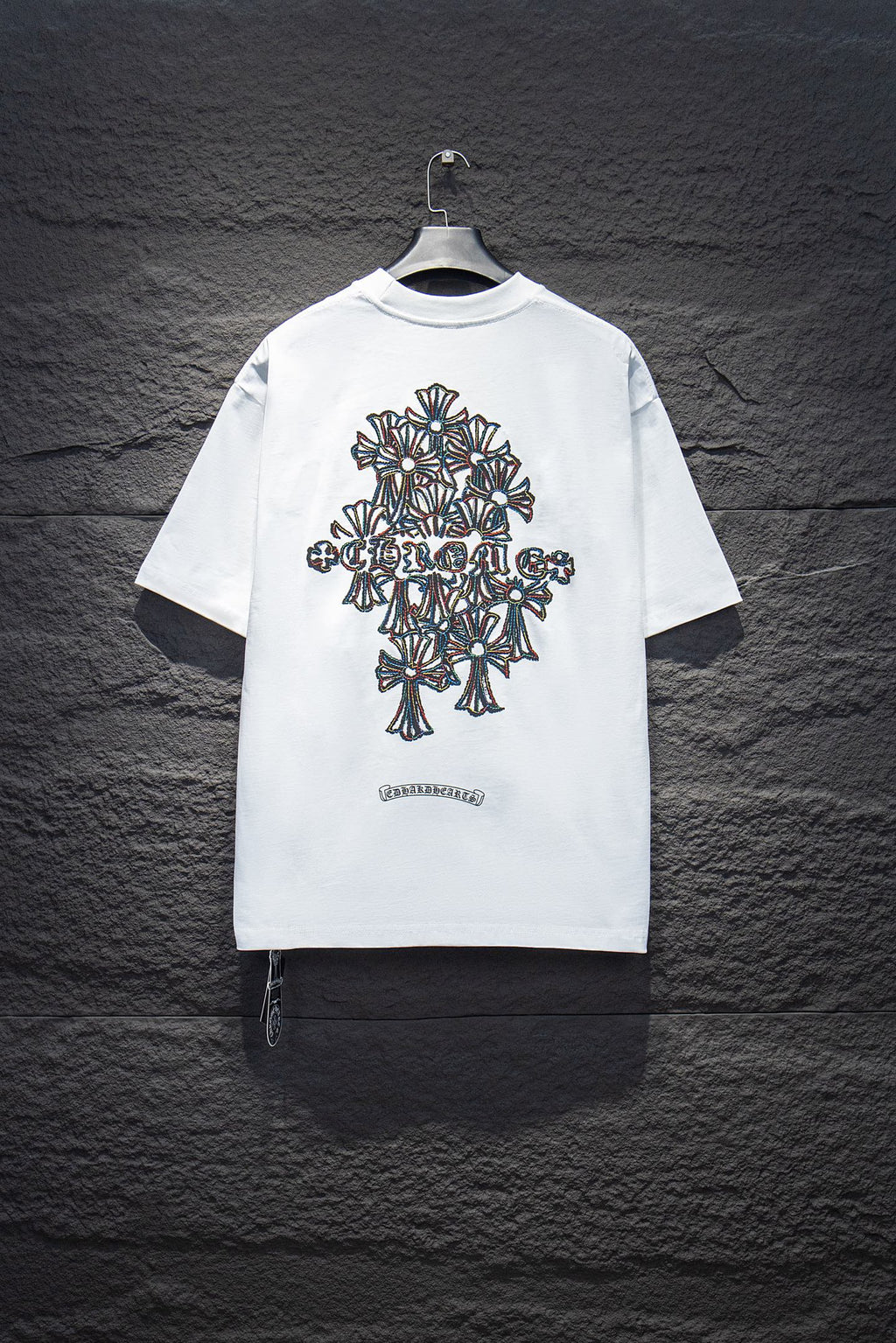 White short-sleeve T-shirt with large back floral crown graphic