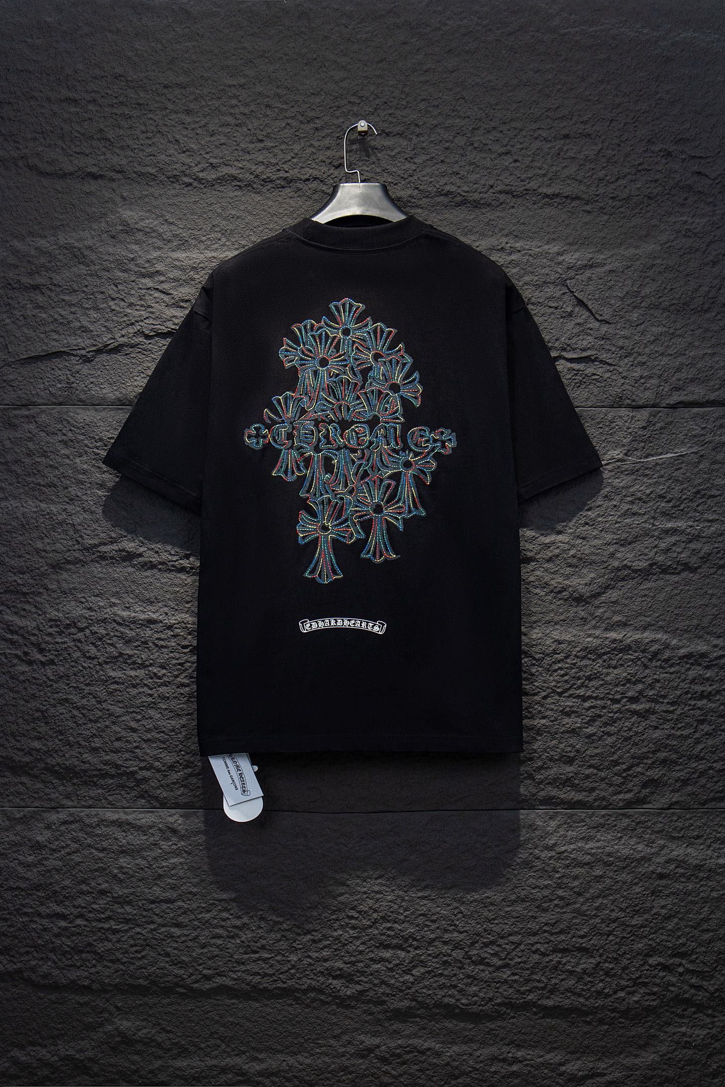Black short-sleeve T-shirt with large back floral cross embroidery