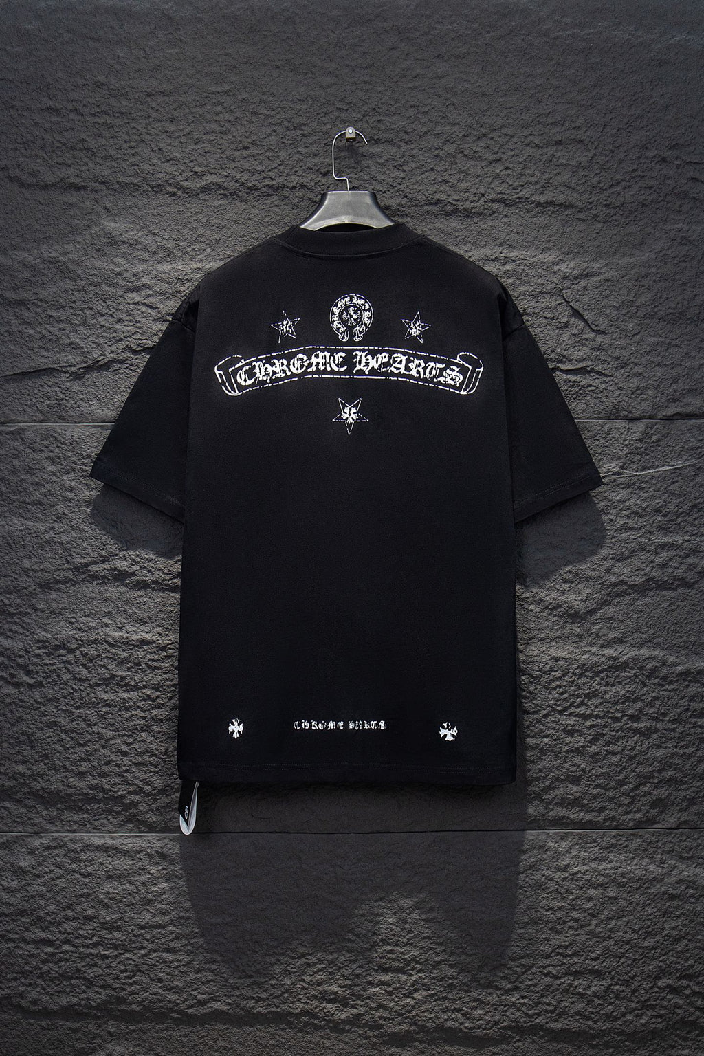 Black short-sleeve T-shirt with large back logo and star emblem print