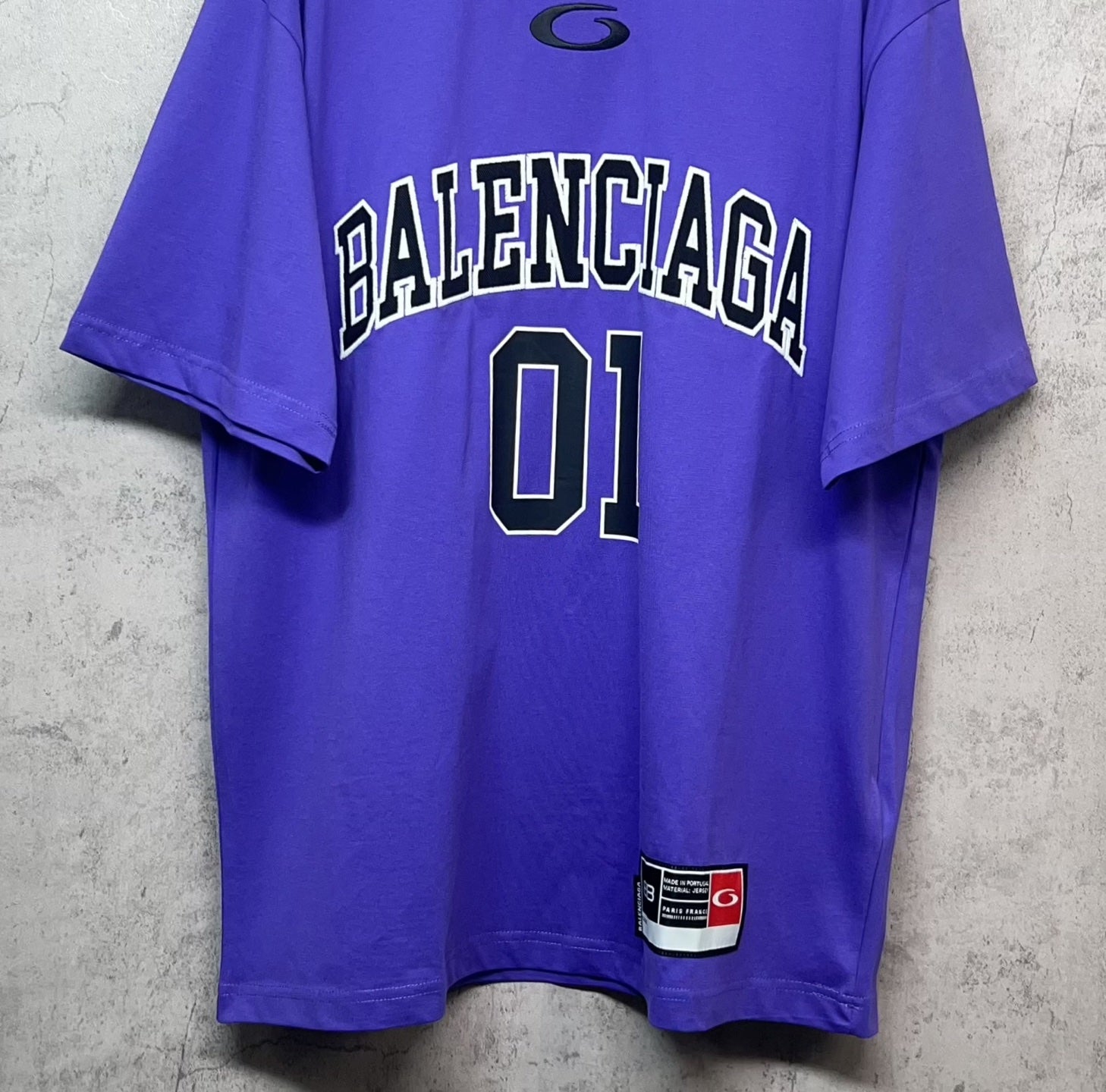 Purple T-shirt with BALENCIAGA '01' front print and hem label patch
