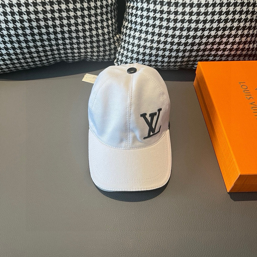 Louis Vuitton cap, white cotton with LV monogram on front panel