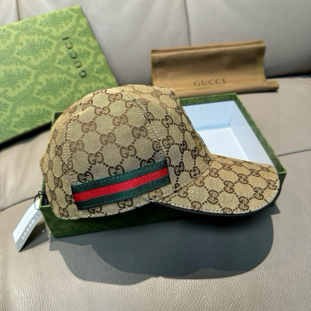 Tan GG-print baseball cap with front green/red web stripe