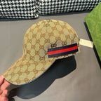 Gucci baseball cap in beige GG monogram canvas with navy red stripe