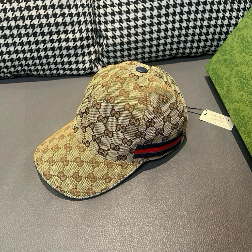Gucci baseball cap in beige GG monogram canvas with center stripe detail