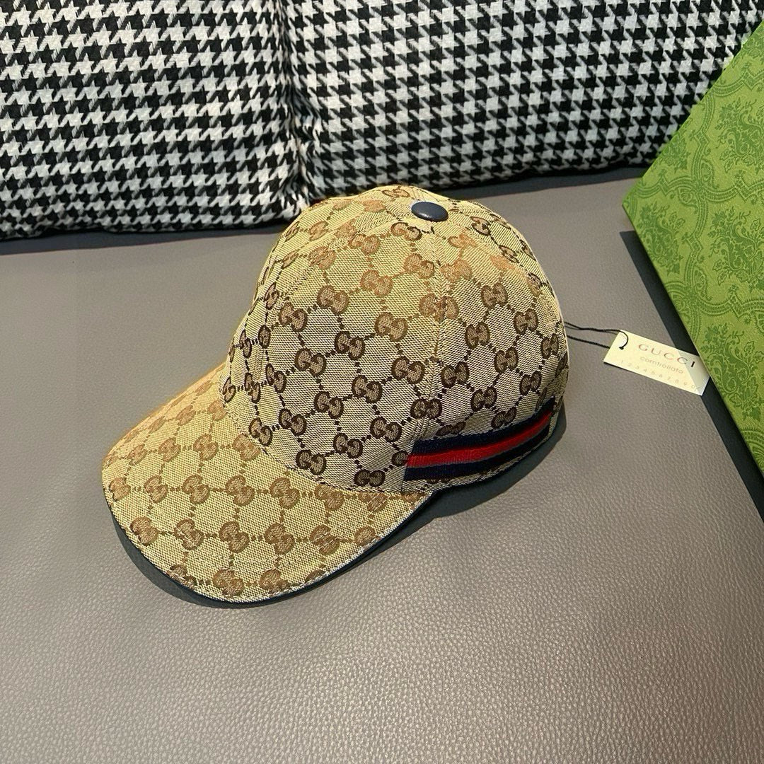 Gucci baseball cap in beige GG monogram canvas with center stripe detail