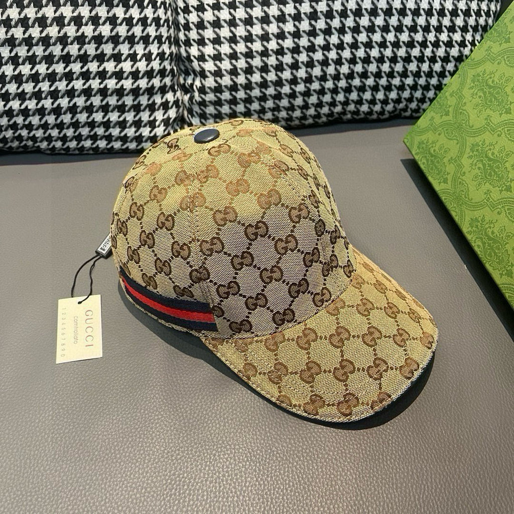 Gucci baseball cap in beige GG monogram canvas, curved brim and striped band