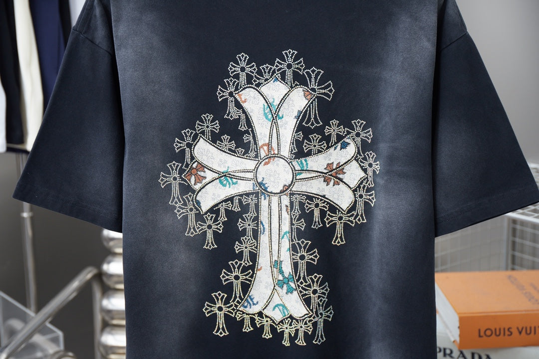 Dark short-sleeve T-shirt back with detailed cross artwork embroidery.