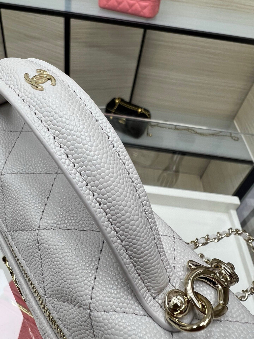Chanel textured leather shoulder bag in light gray with gold CC turn-lock detail