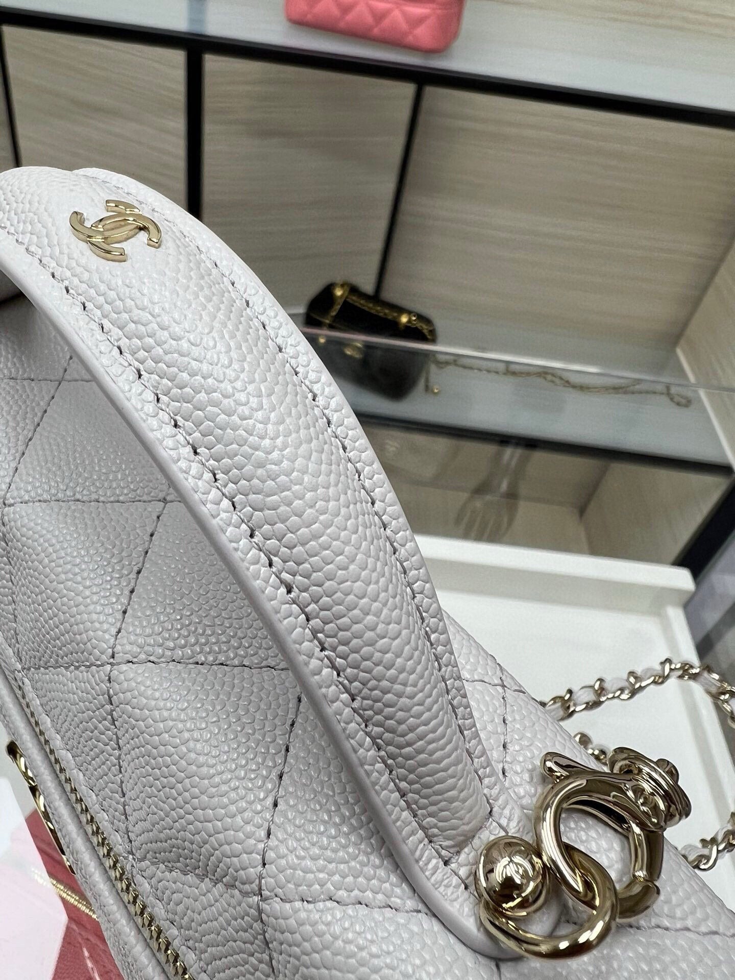 Chanel textured leather shoulder bag in light gray with gold CC turn-lock detail