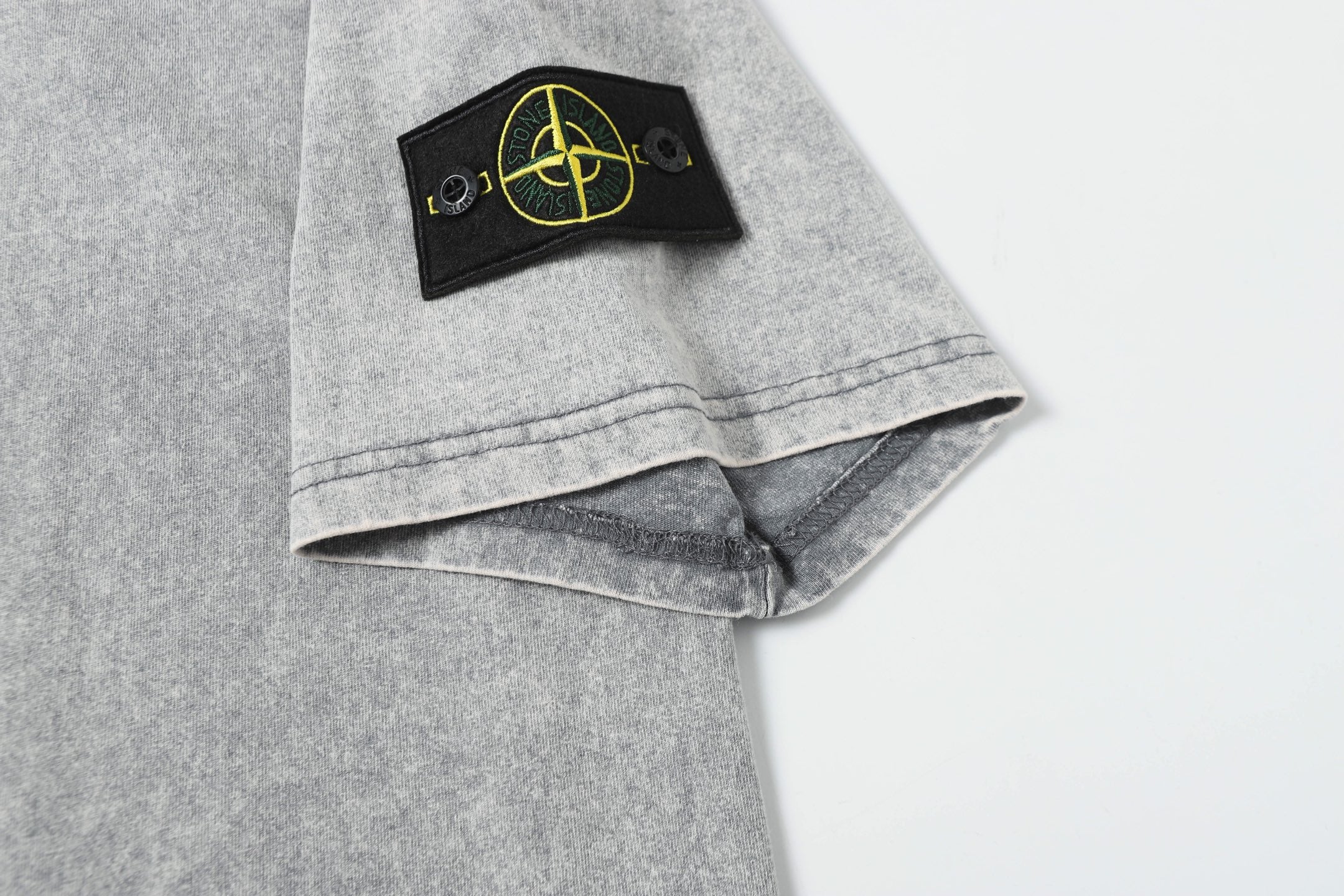 Stone Island crew-neck T-shirt hem with stitched cuff fold