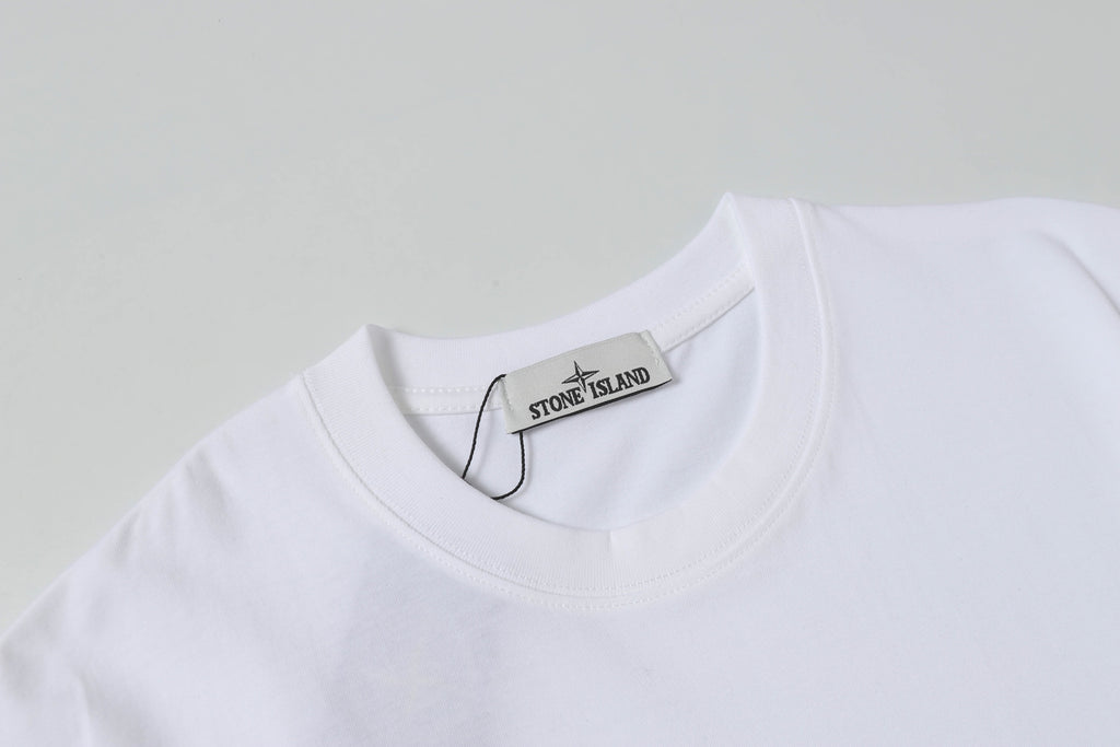 White Stone Island T-shirt crew neck with inner brand label.