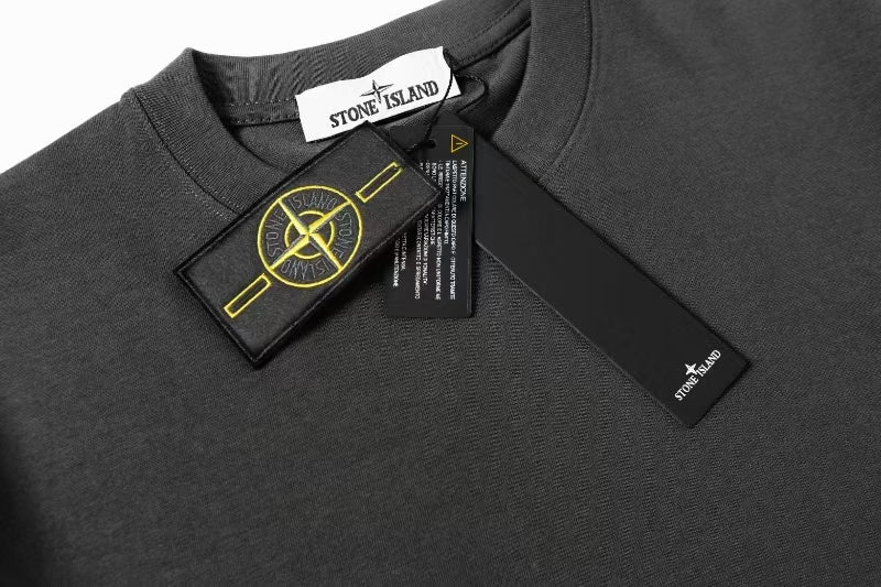 Stone Island T-shirt collar with brand label and tag