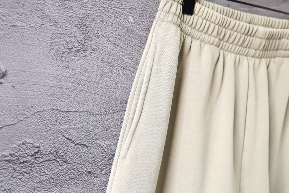 Cream shorts with gathered elastic waistband detail